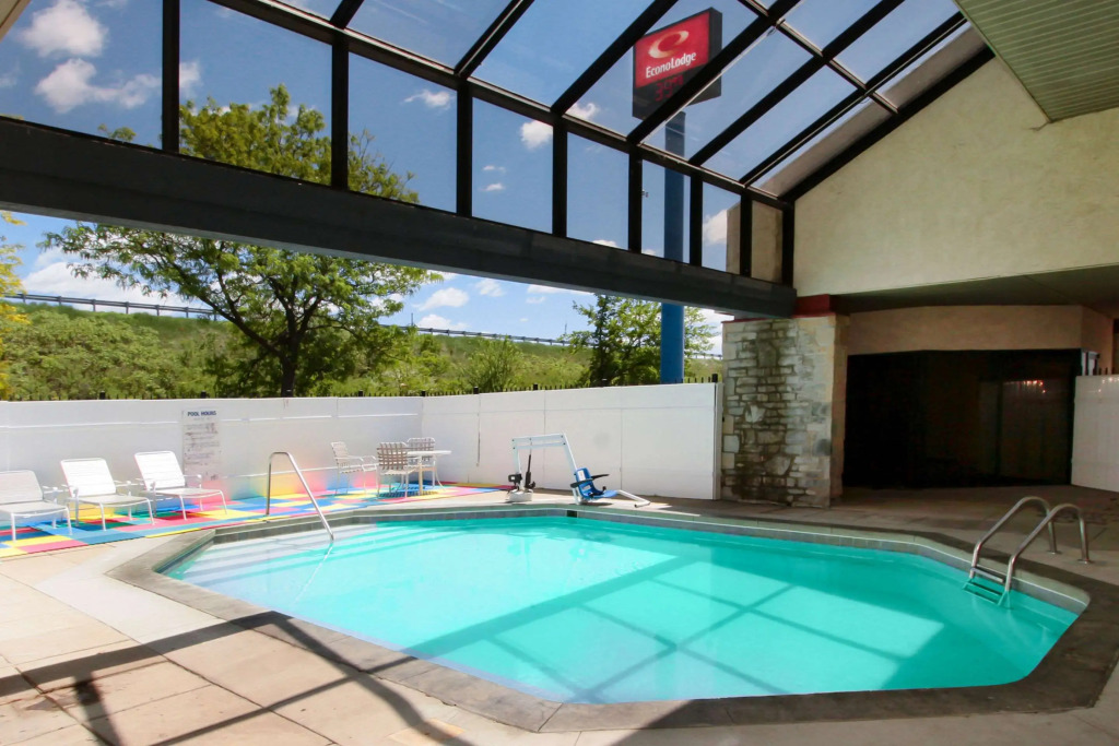 Econo Lodge Holland - Toledo
