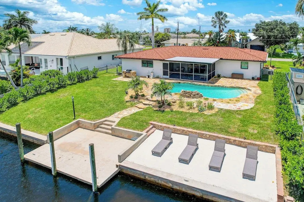 5 Mi to Beach: Cape Coral Oasis w/ Lanai