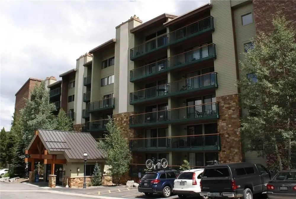 Trail's End 201 Downtown Condos with on-site Hot Tub