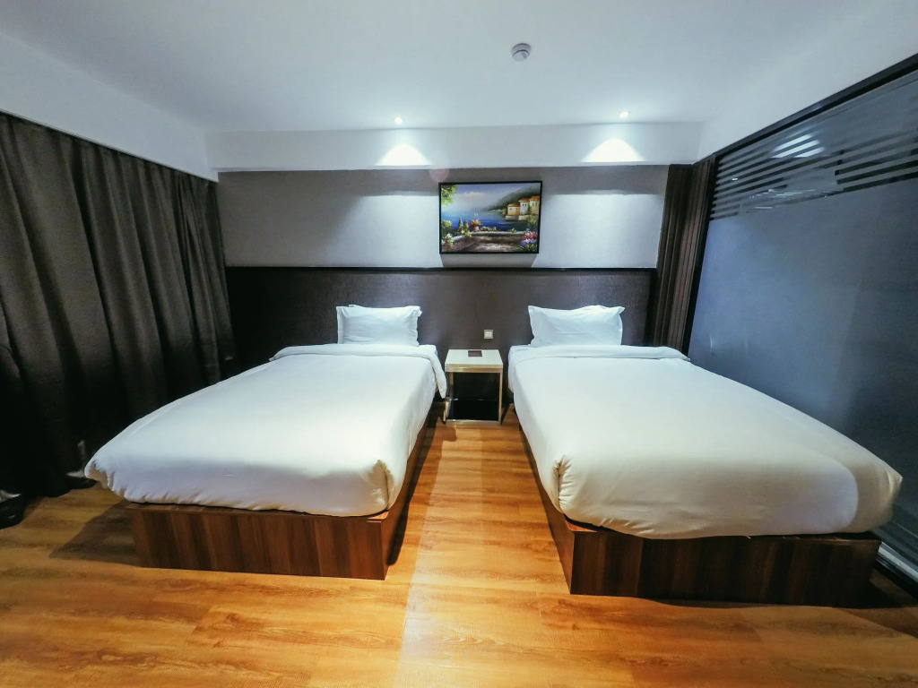 Swiss Lenana Mount Hotel