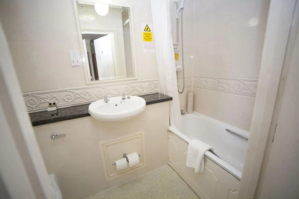 Arnos Manor Hotel