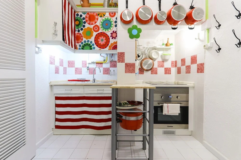 Marquês de Pombal Typical by Homing