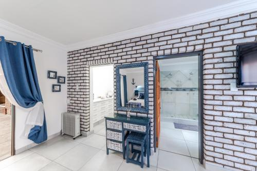 Golden Quilt Venue Stays