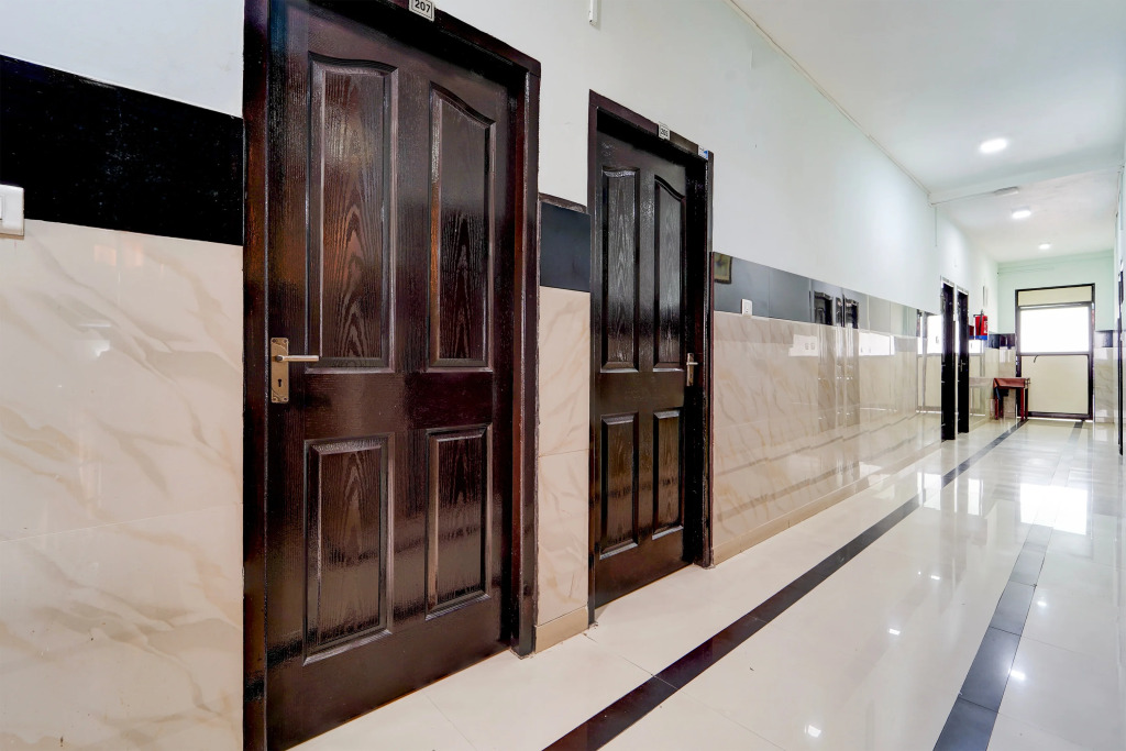 Super Hotel O Kollamkudimughal Kakkanad Formerly Diamond Inn