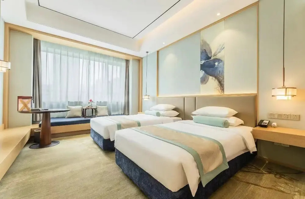 Century Runhua Hotel