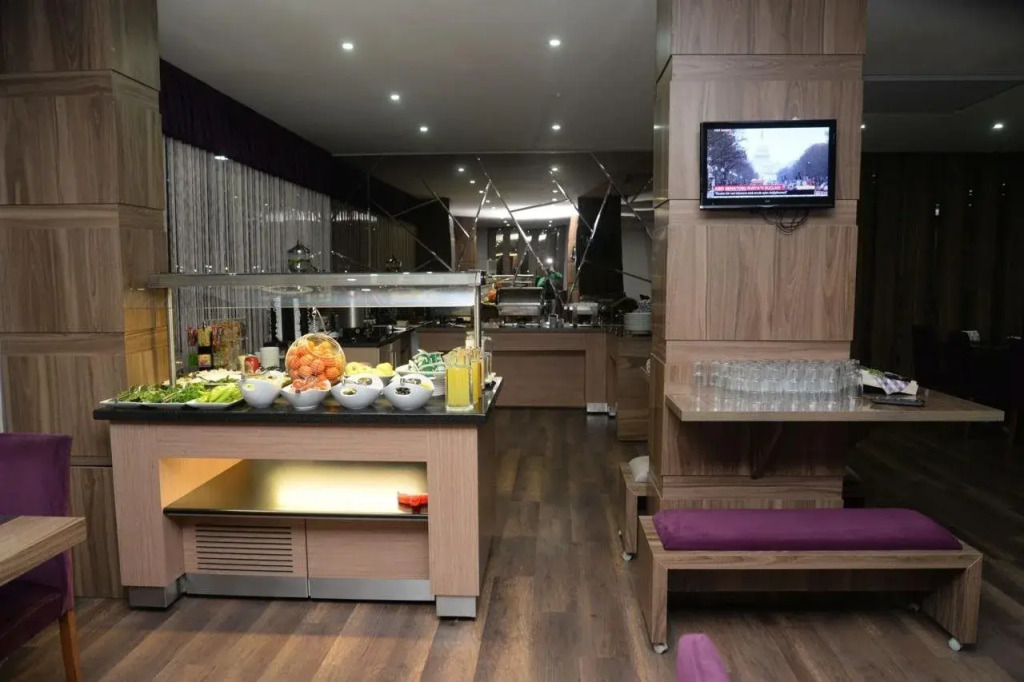 Hande Hotel