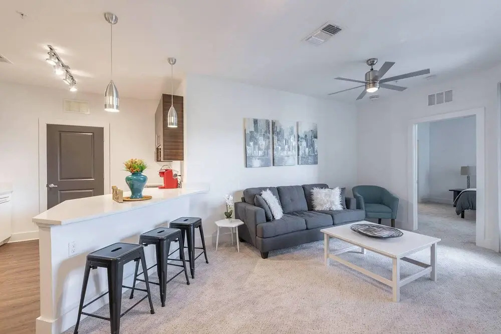FRONTDESK NoHo Flats at North Hyde Park Apts Tampa