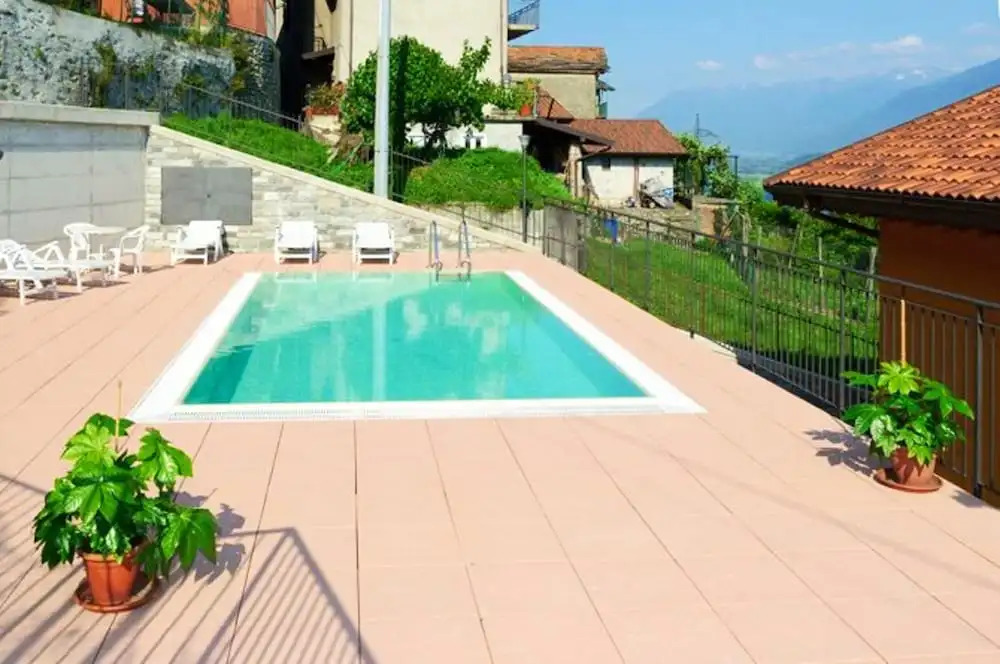 Apartment With 2 Bedrooms in Vercana, With Wonderful Lake View, Shared Pool, Furnished Balcony - 2 km From the Beach