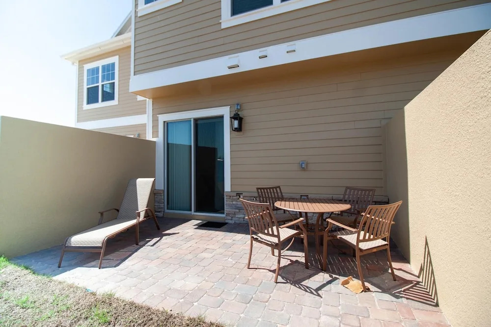 4 BR 4 BA | 7587 Sunny Dreams Lane