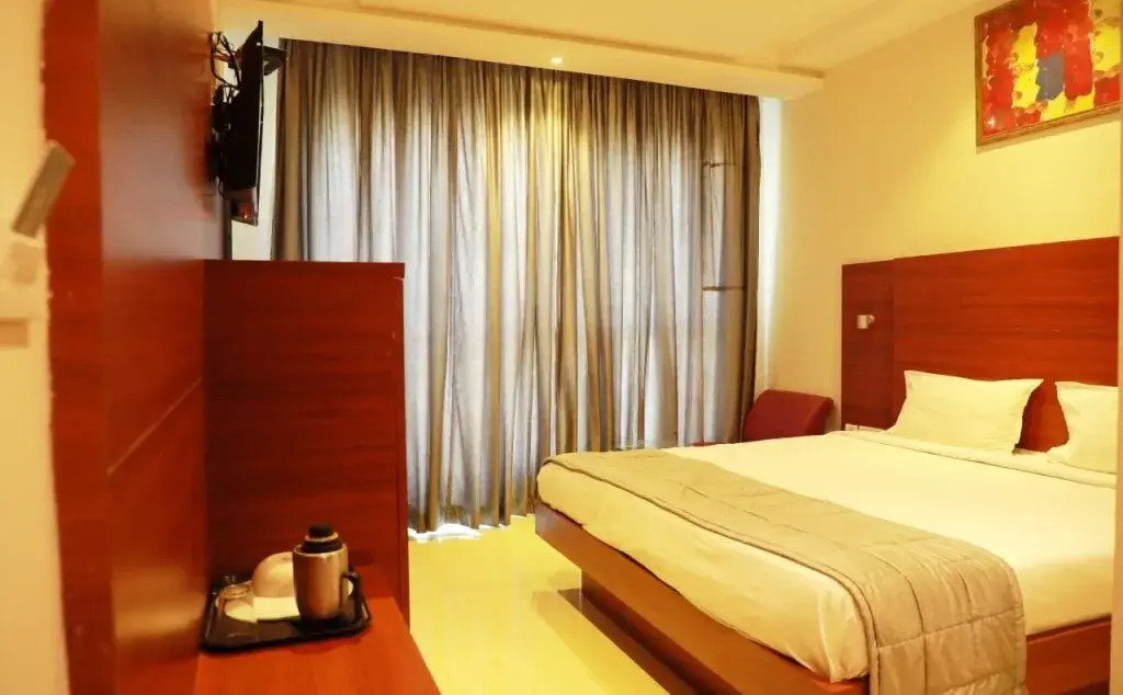 Azeez Avenue hotel