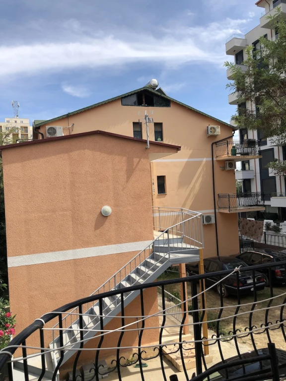 Hotel Gjinaj