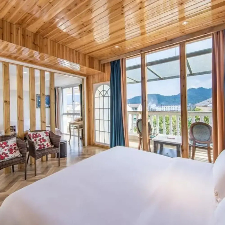 Floral Hotel · Yongjia Big House hotel (Furong Ancient Village Lishui Ancient Street)