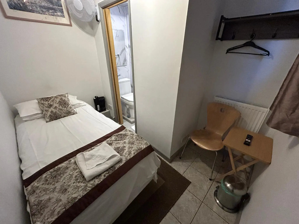 Earls Court Hotel