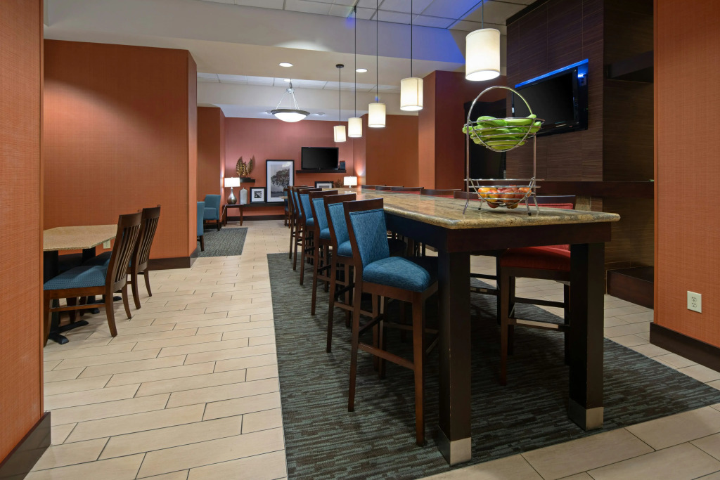 Hampton Inn & Suites Bremerton