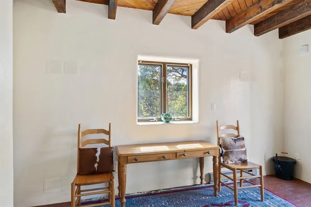 Casa Ladera - Enchanting Home, Nestled in Foothills With Spectacular Views