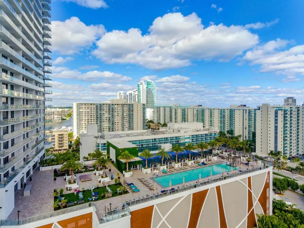 5 * Front OCEAN View - 34th TOP FLOOR: Brand New 2BR