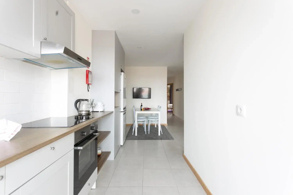 A Modern and Homely 3 Bedroom with Elevator