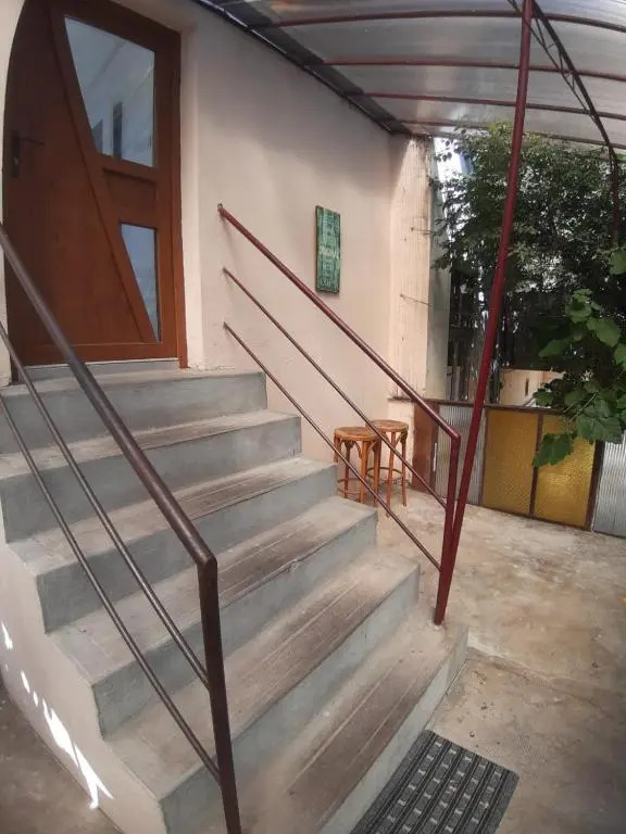 Apartment Pops 2