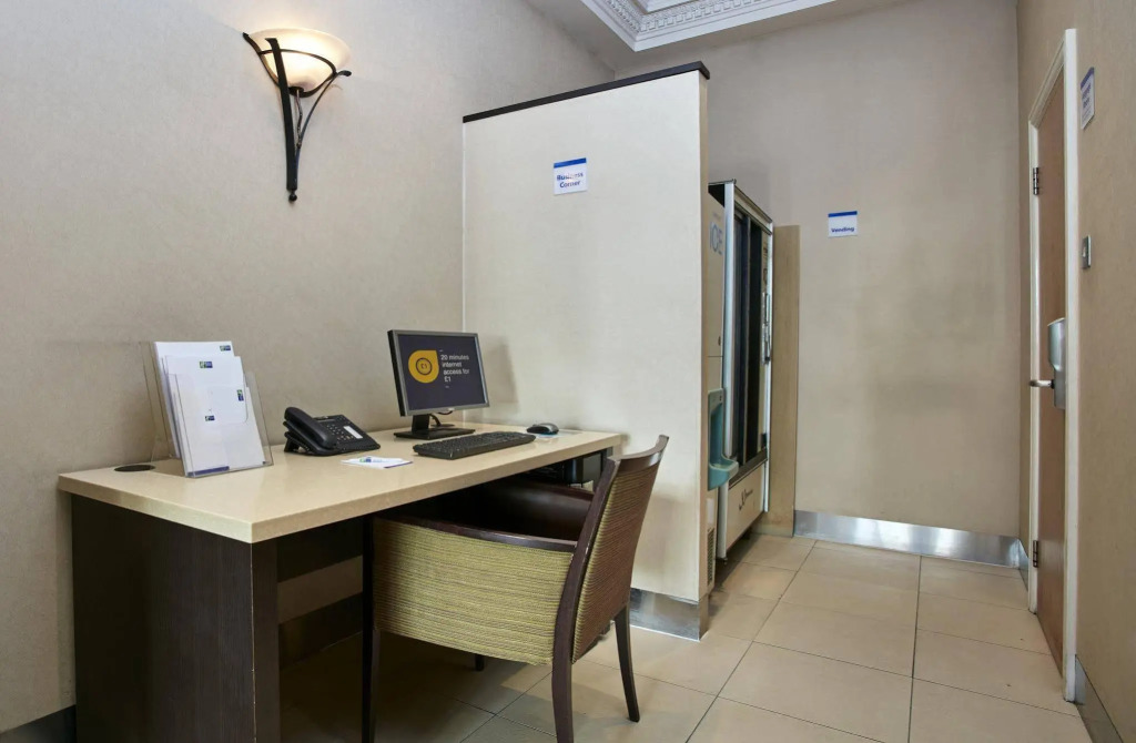 Holiday Inn Express London Victoria by IHG