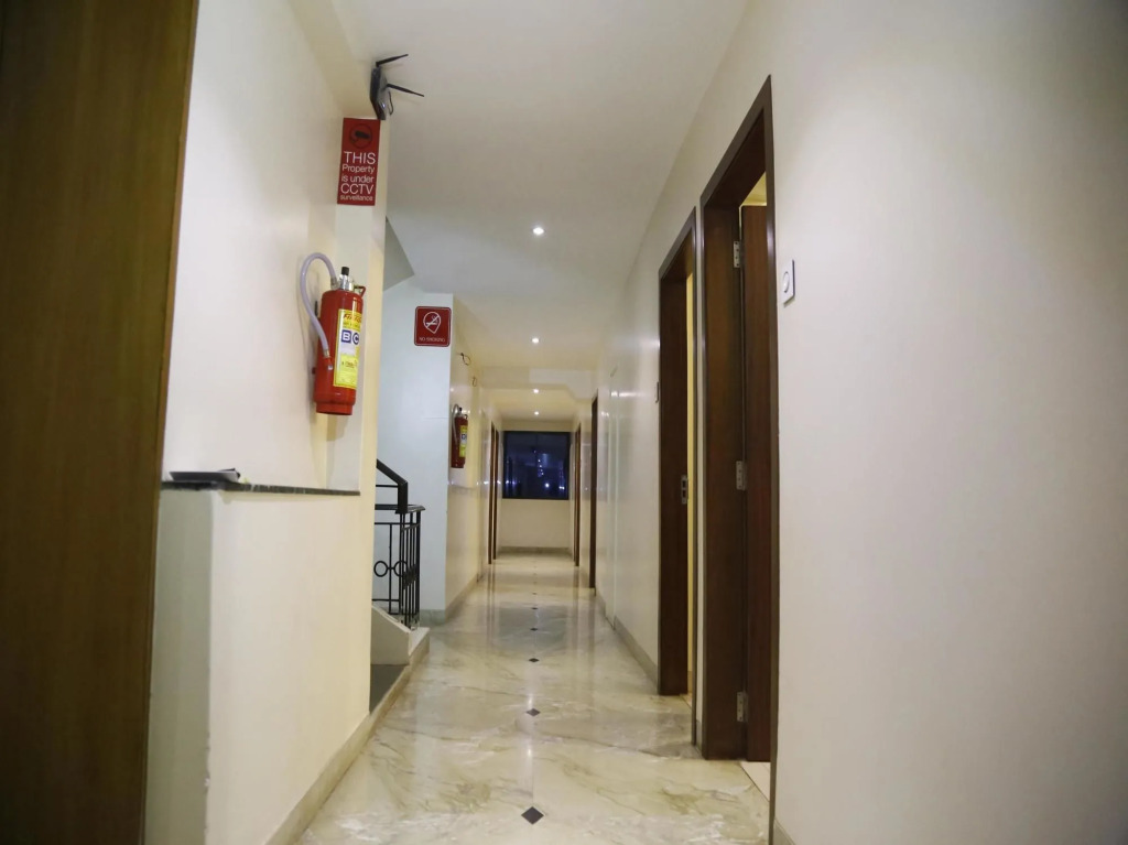 OYO 2726 Hotel Elegant