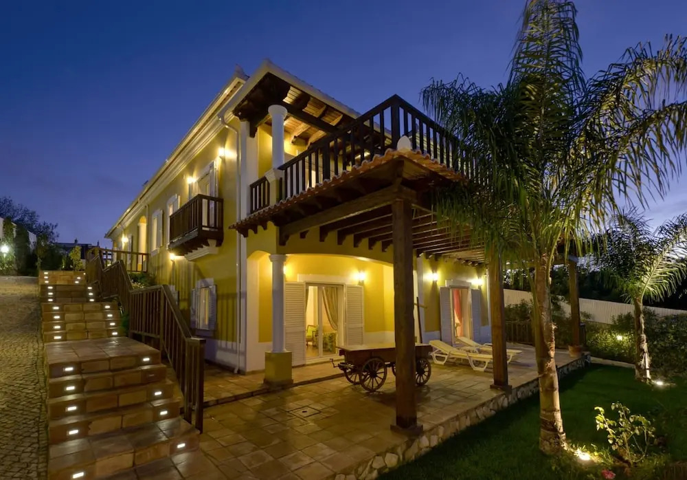 Villa Amarela