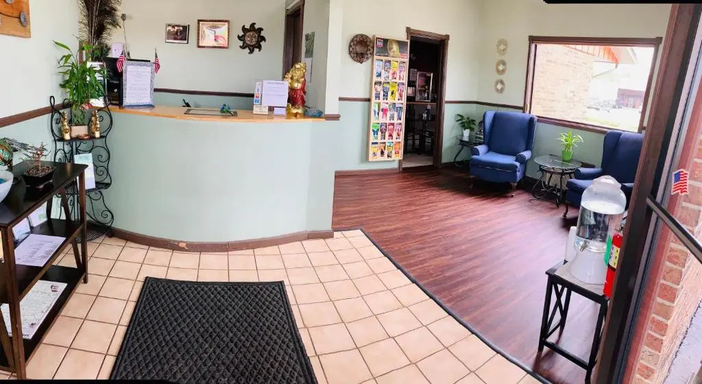 Royal Inn & Suites