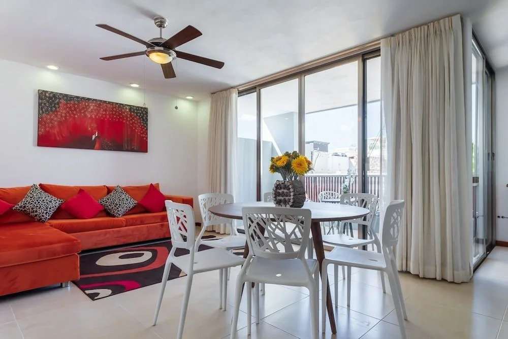 NL21 On 5th Av. 2 Bedroom Condo