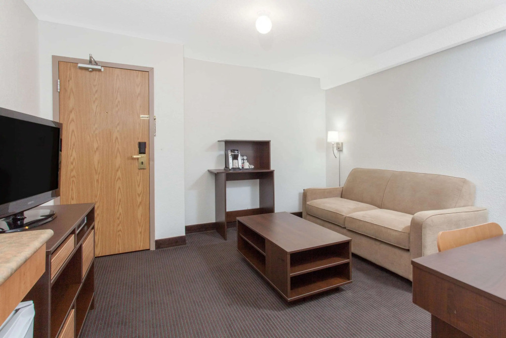 Super 8 by Wyndham Kenora