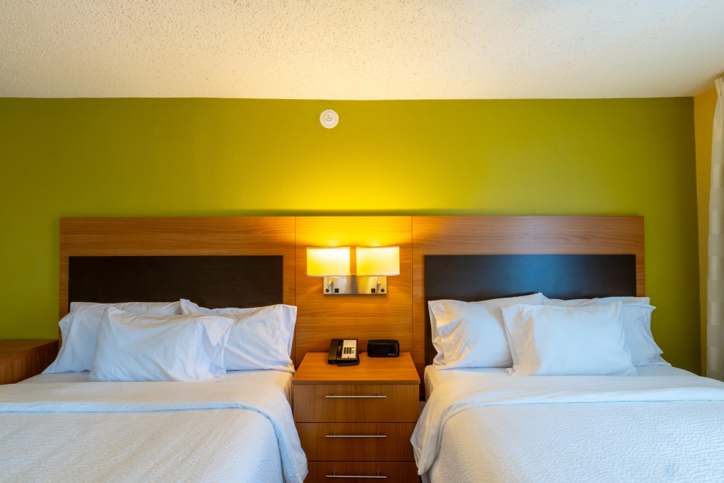 Candlewood Suites Bedford - Fort Worth by IHG