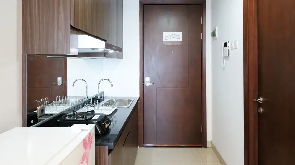 Luxurious Studio With Long Golf View At Grand Sungkono Lagoon Apartment