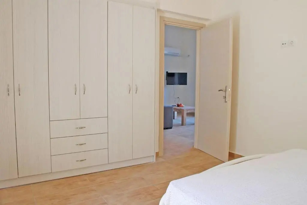Xaradiotis House - A modern home away from home