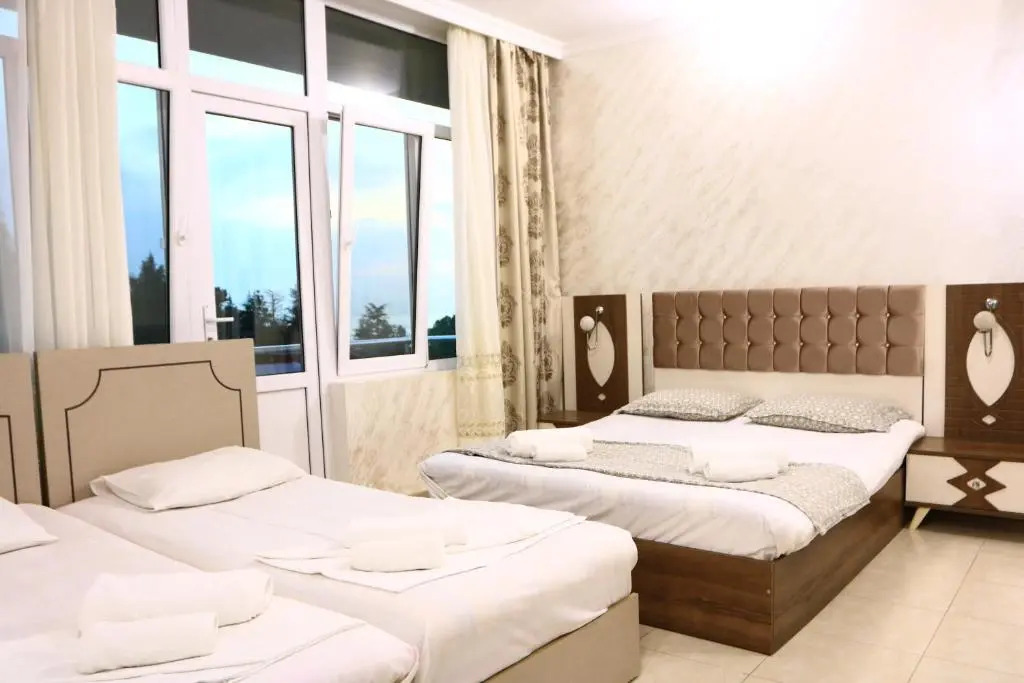 Rainbow Rooms Apart Hotel