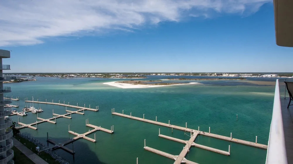 Two Bedroom With Majestic Bay Views - Unit Crc1201