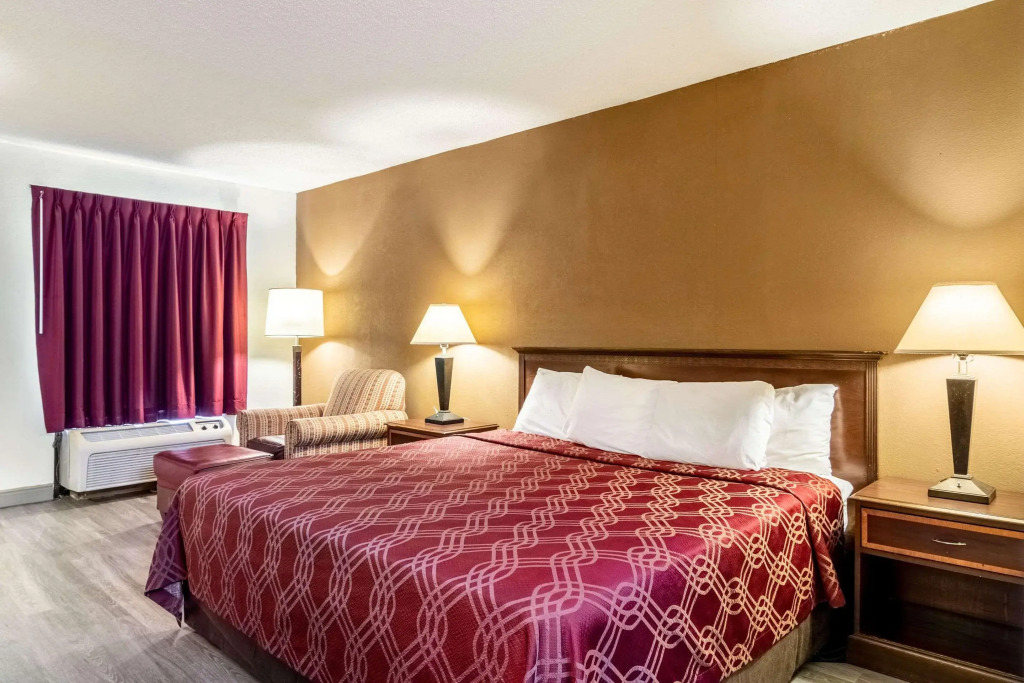 Econo Lodge Acworth East