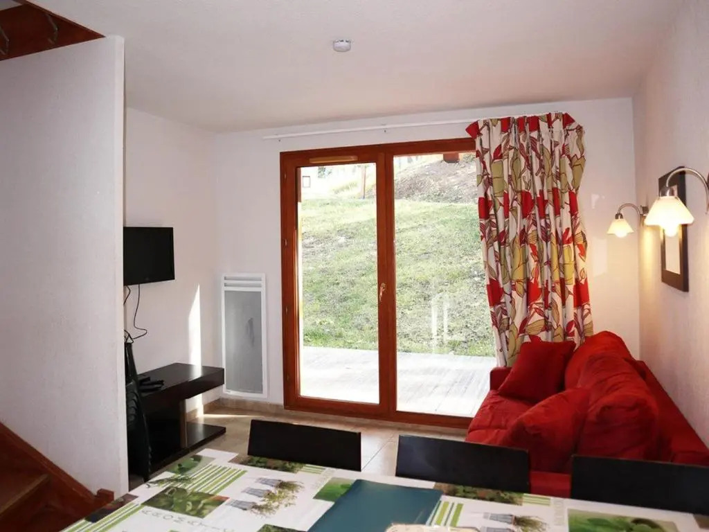 Chalet confortable avec piscine & sauna, aux pieds des pistes des Orres 1800, grand duplex pour 6 pers. - FR-1-322-57