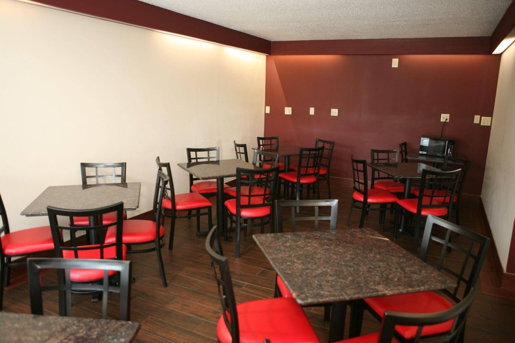 Red Roof Inn & Suites Cave City