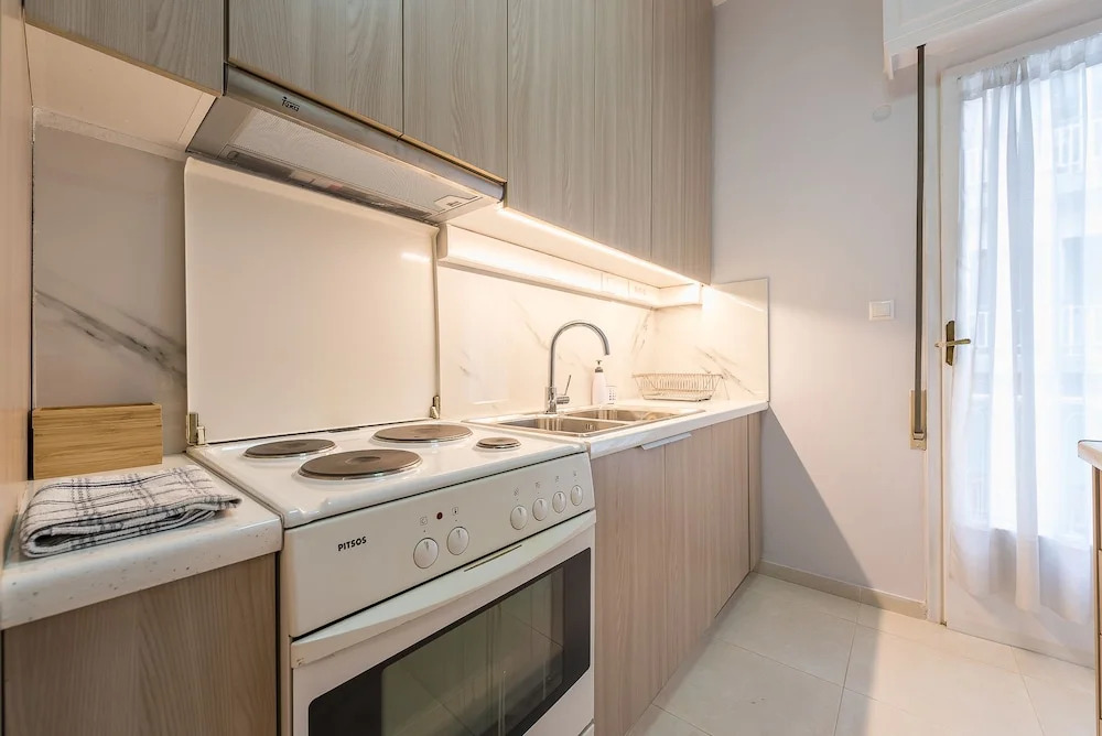 Elegant Koukaki Apartment  by Cloudkeys