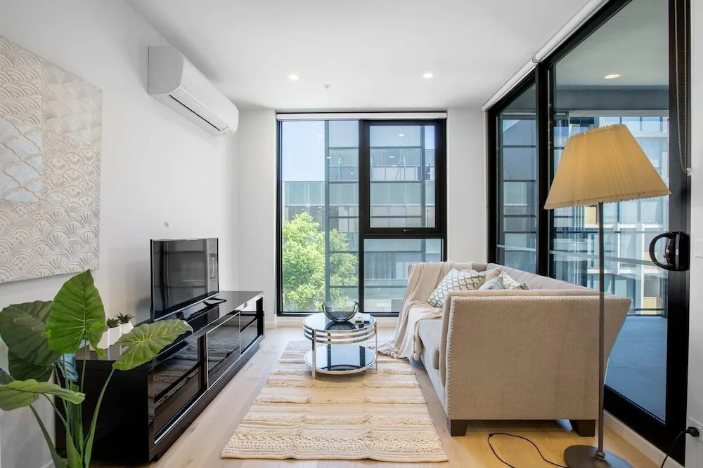 Stunning Bright Apartment At Hawthron/Glenferrie Station