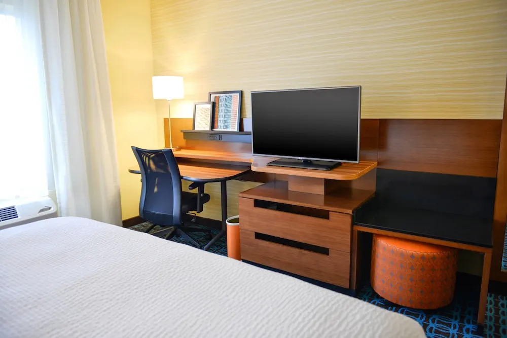 Fairfield Inn and Suites Canton South