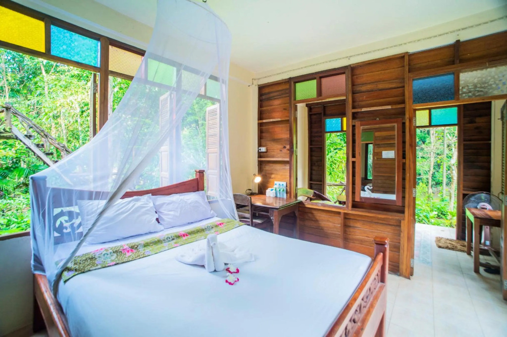 Arts Riverview Lodge