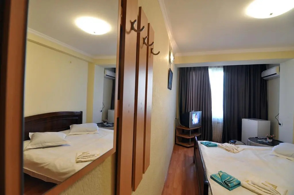 Sun Rise Hotel