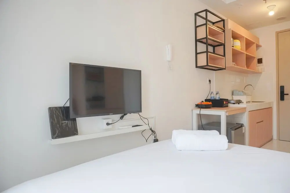Cozy Stay Studio at 39th Floor Tokyo Riverside PIK 2 Apartment By Travelio