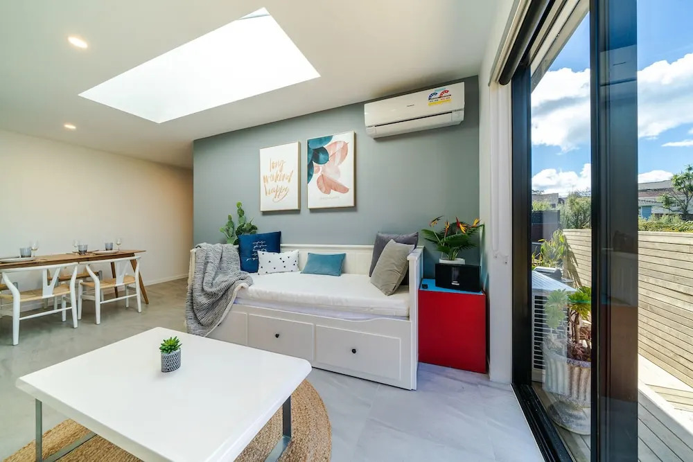Browns Bay Brand New Super Modern 2