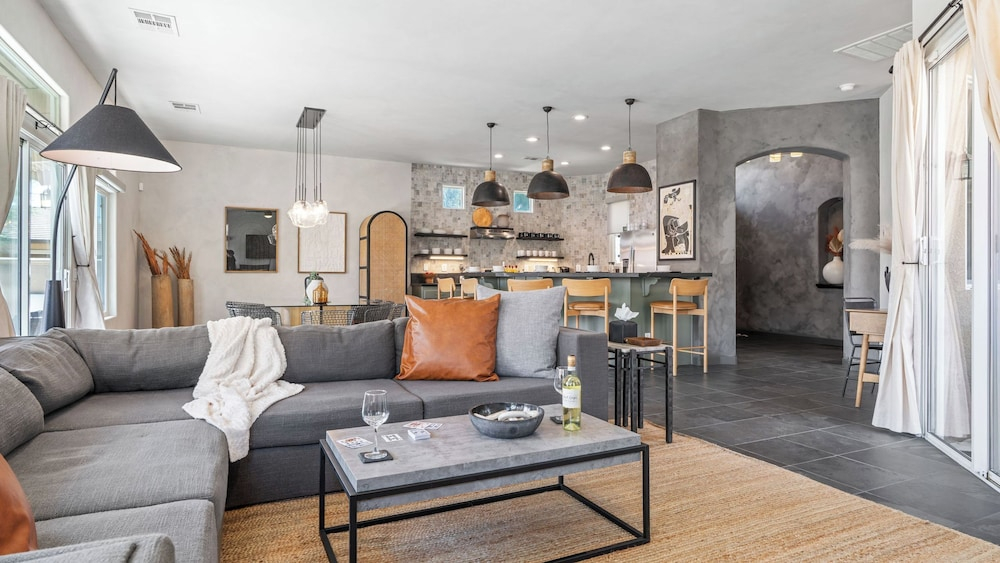 Designer Desert Oasis w/ Pool, Hot Tub, Outdoor Lounge The Riley by Avantstay
