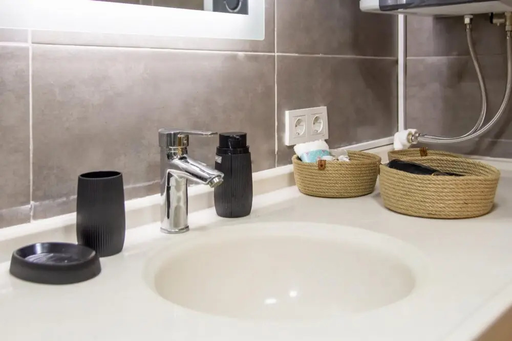 Central and Colorful Studio Flat in Alsancak