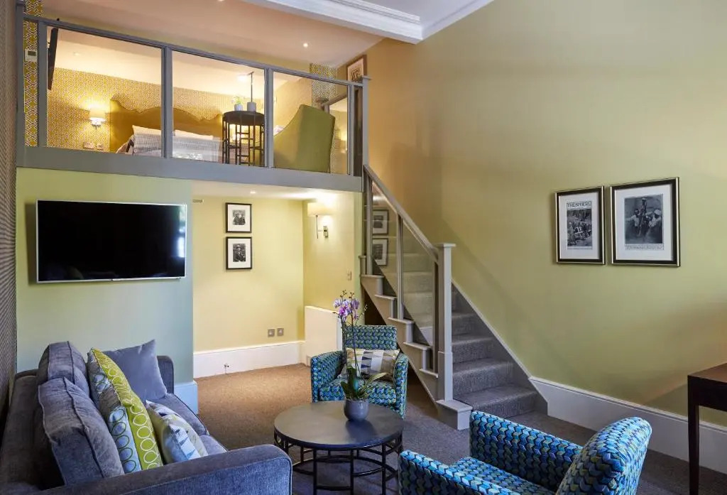 54 Queens Gate Hotel