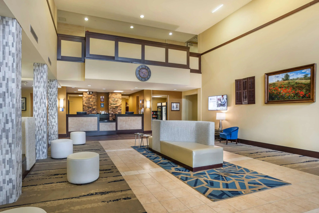 Best Western PLUS University Park Inn & Suites