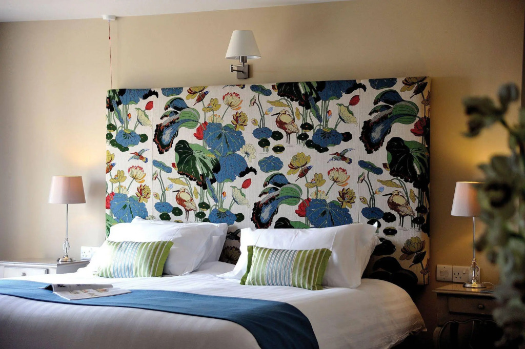 The Pheasant Public House & Hotel