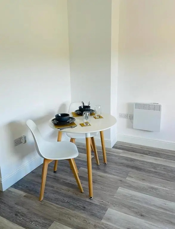 #0410 Lovely one bedroom apartment with free parking