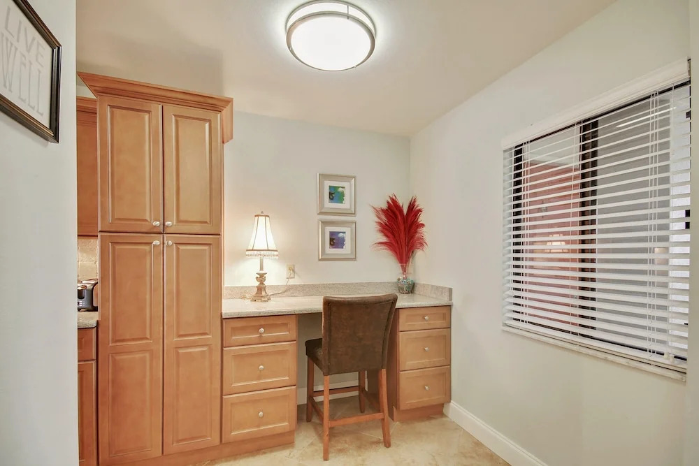 Land's End 404 Building 9 Top Floor/premier/updated/near Pool!